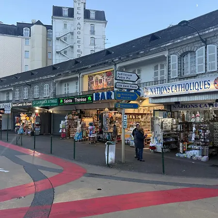 La Casa De Soto Лурд